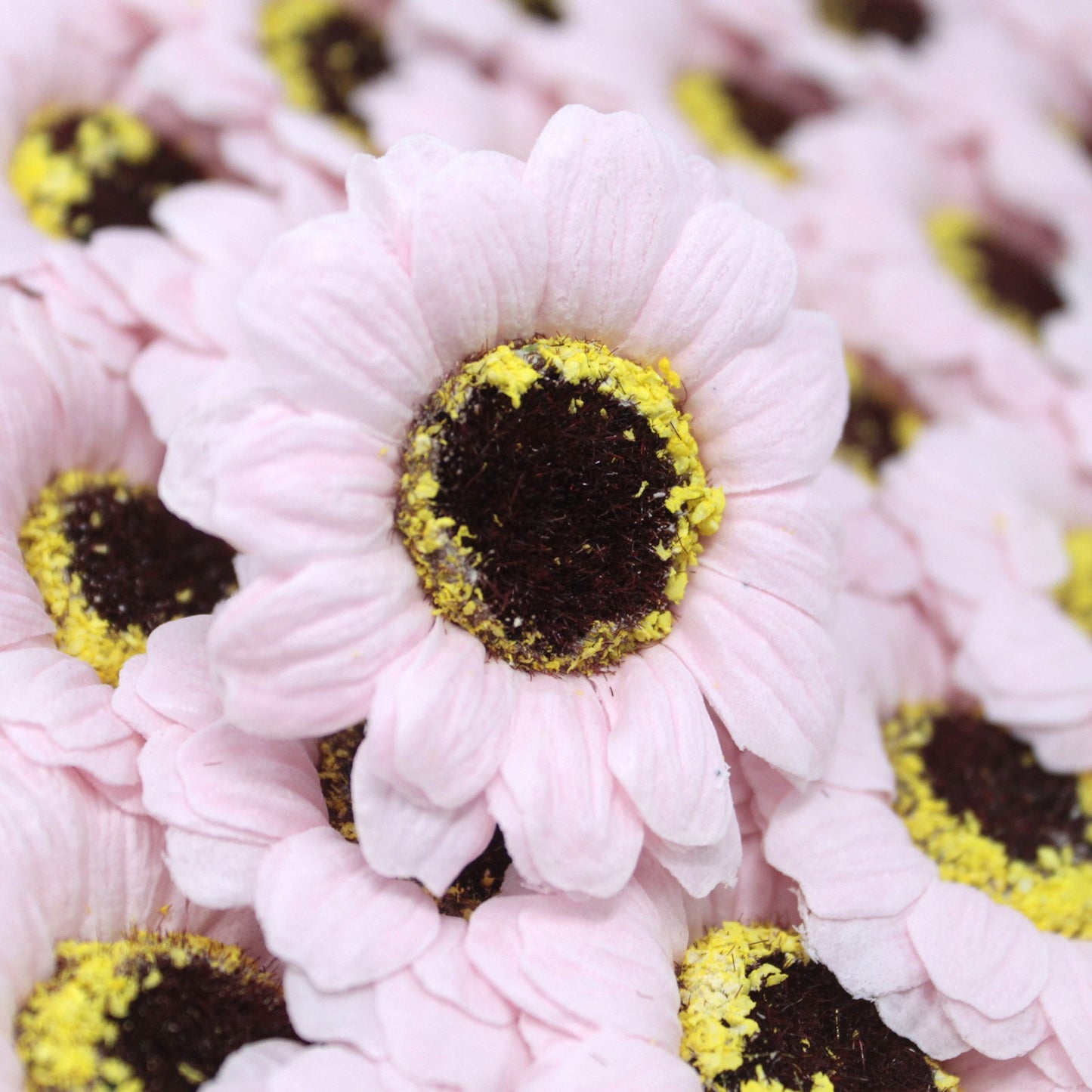 Décoration artisanale de fleurs de tournesol de taille moyenne - rose
