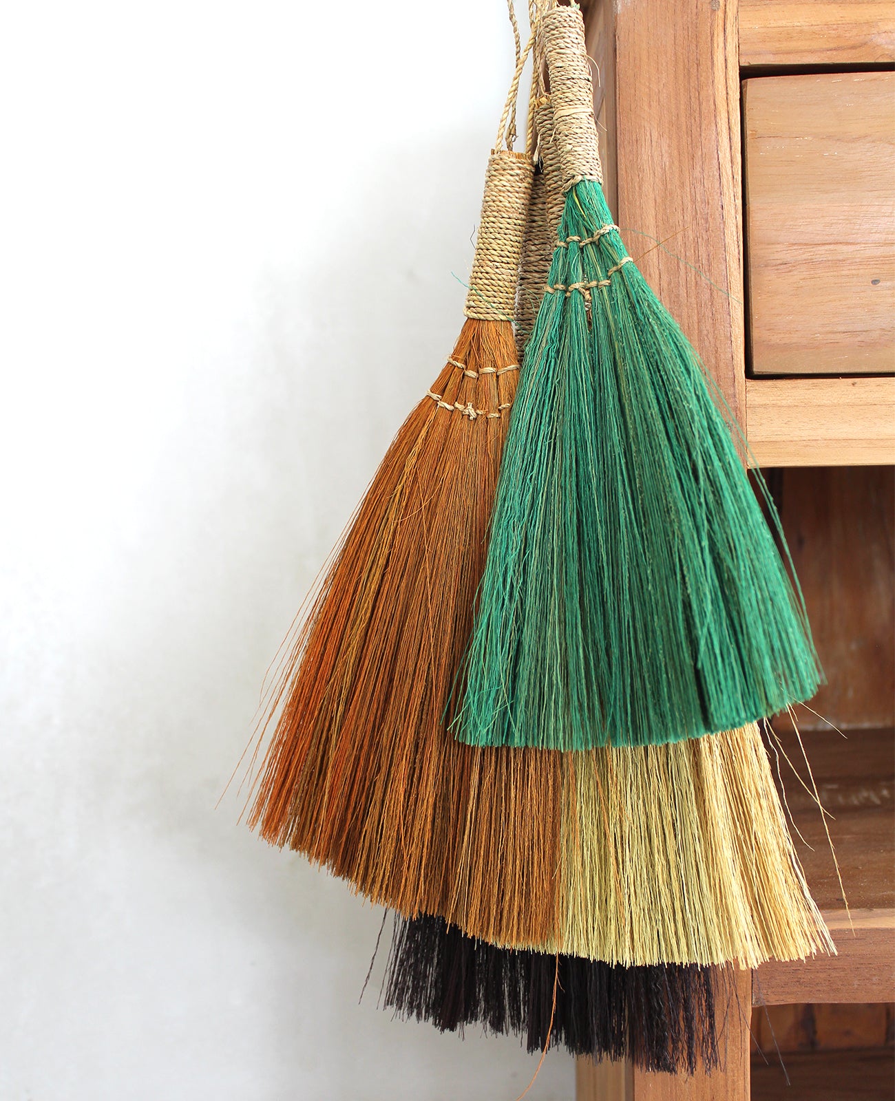 Ensemble 4 - Balai éventail Pampas - Couleurs et tailles variées