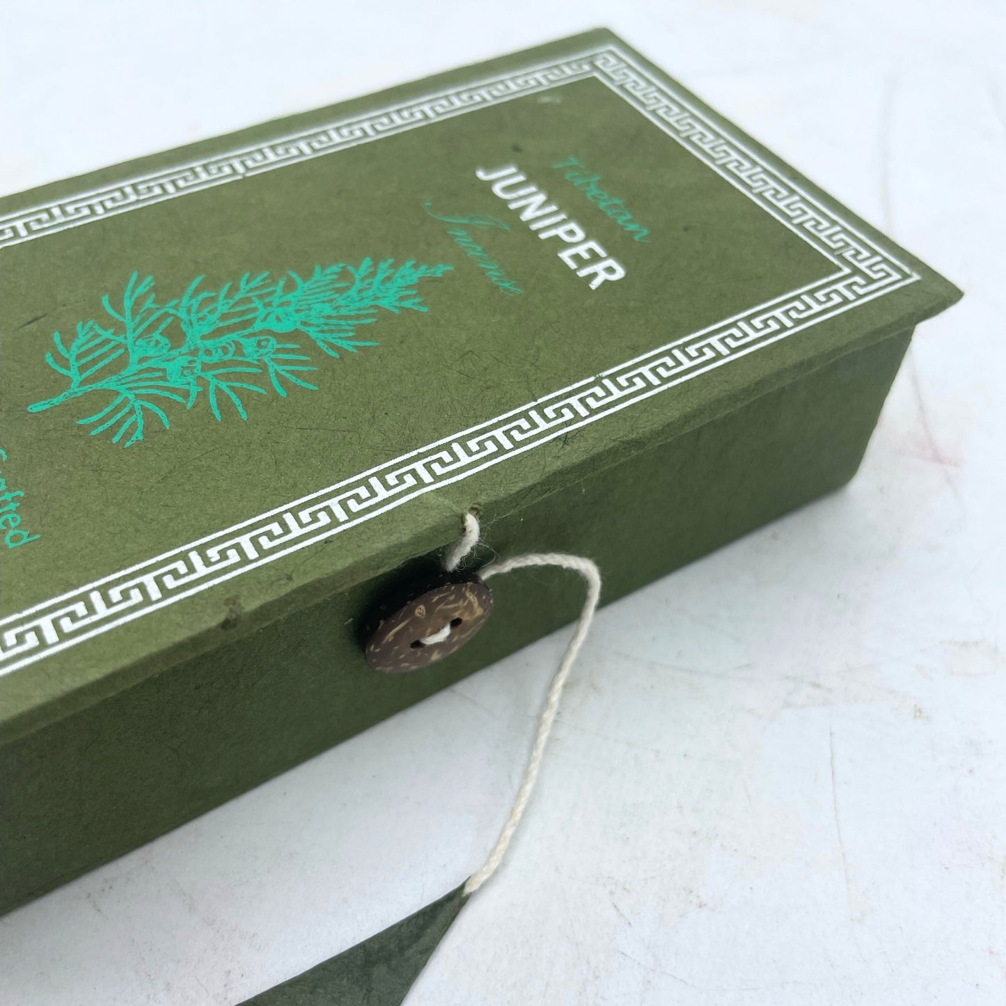 Coffret cadeau d'encens Sugandhit Dhoop de l'Himalaya - Genévrier
