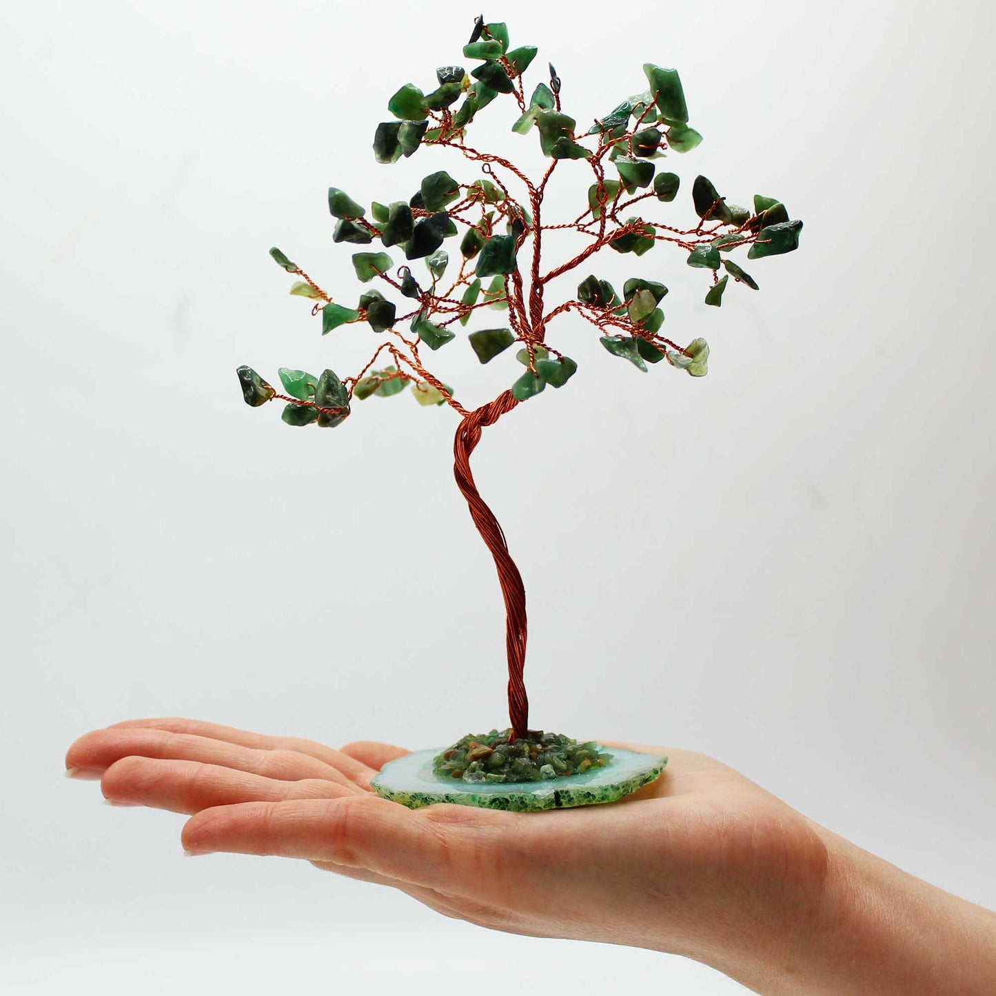 Grand arbre à pierres précieuses : Aventurine verte sur base d'agate verte (100 pierres)