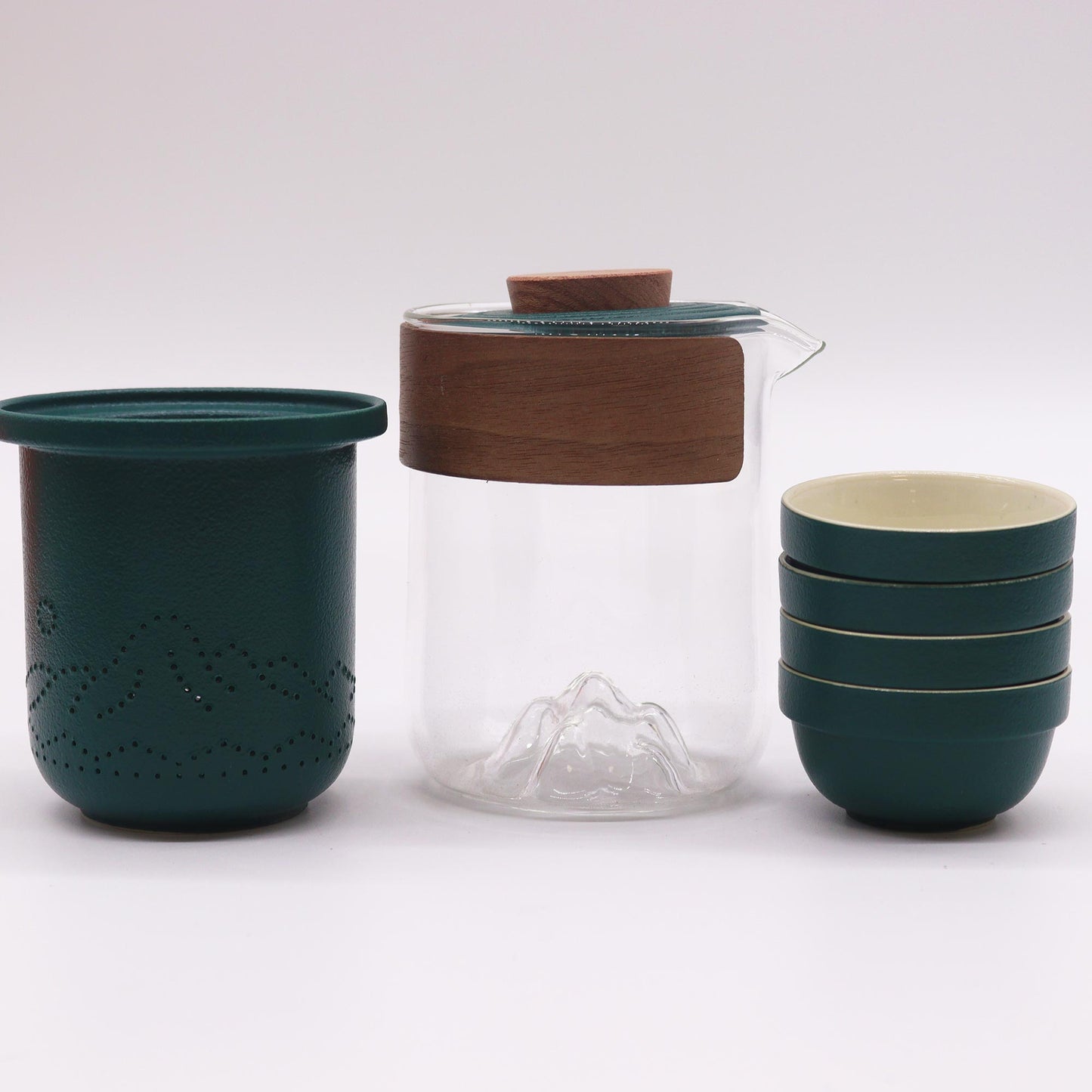 Service à thé - Voyage en montagne - Théière, quatre tasses et étui de voyage