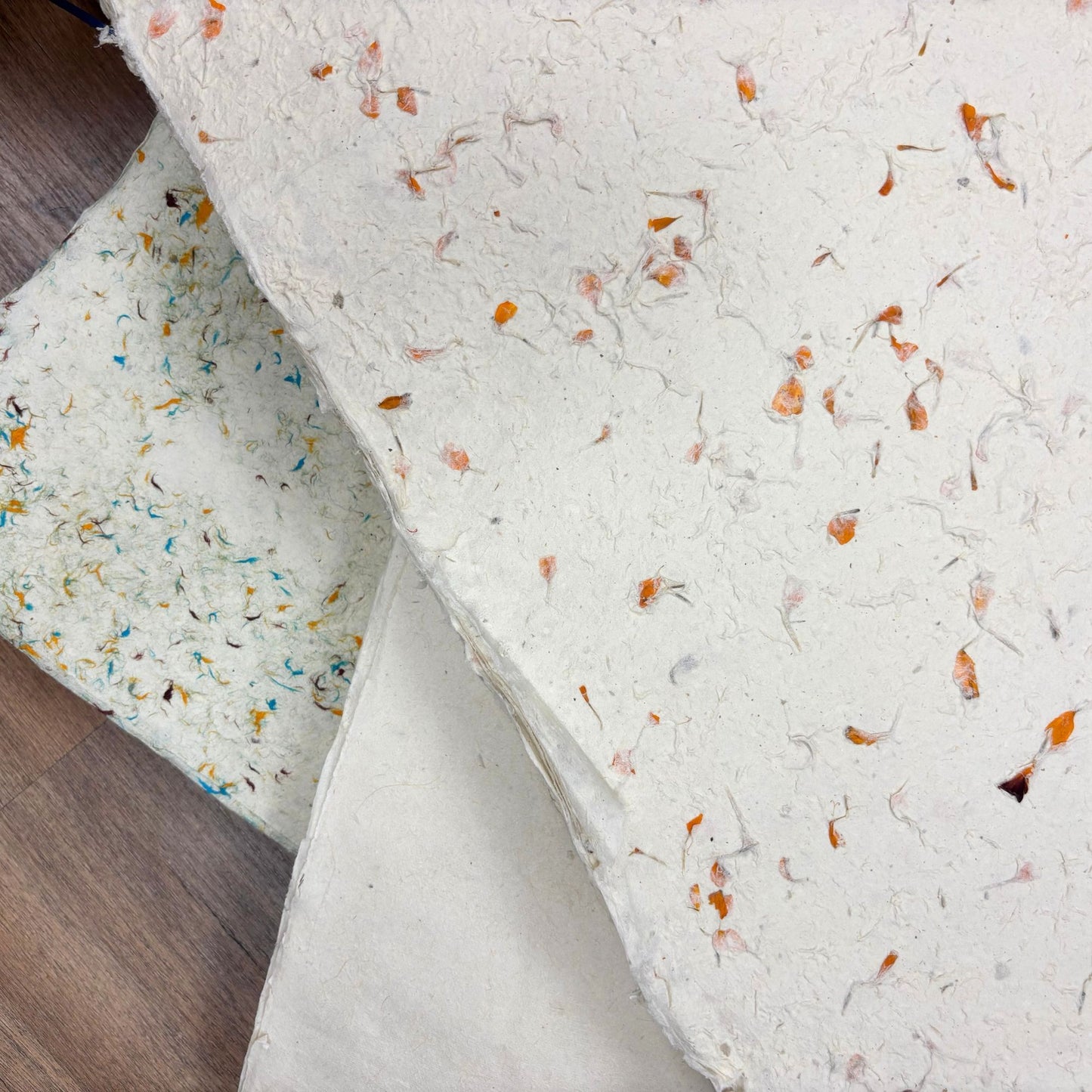 Papier cadeau fait main Lokta - Calendula