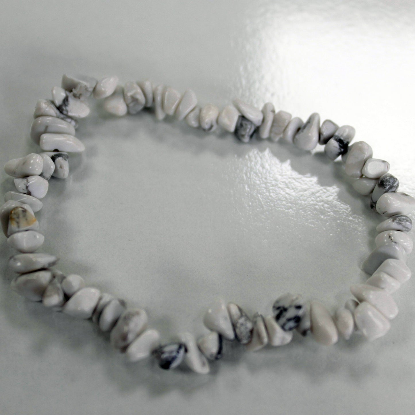 Bracelet en fragments de pierres précieuses - Jaspe blanc