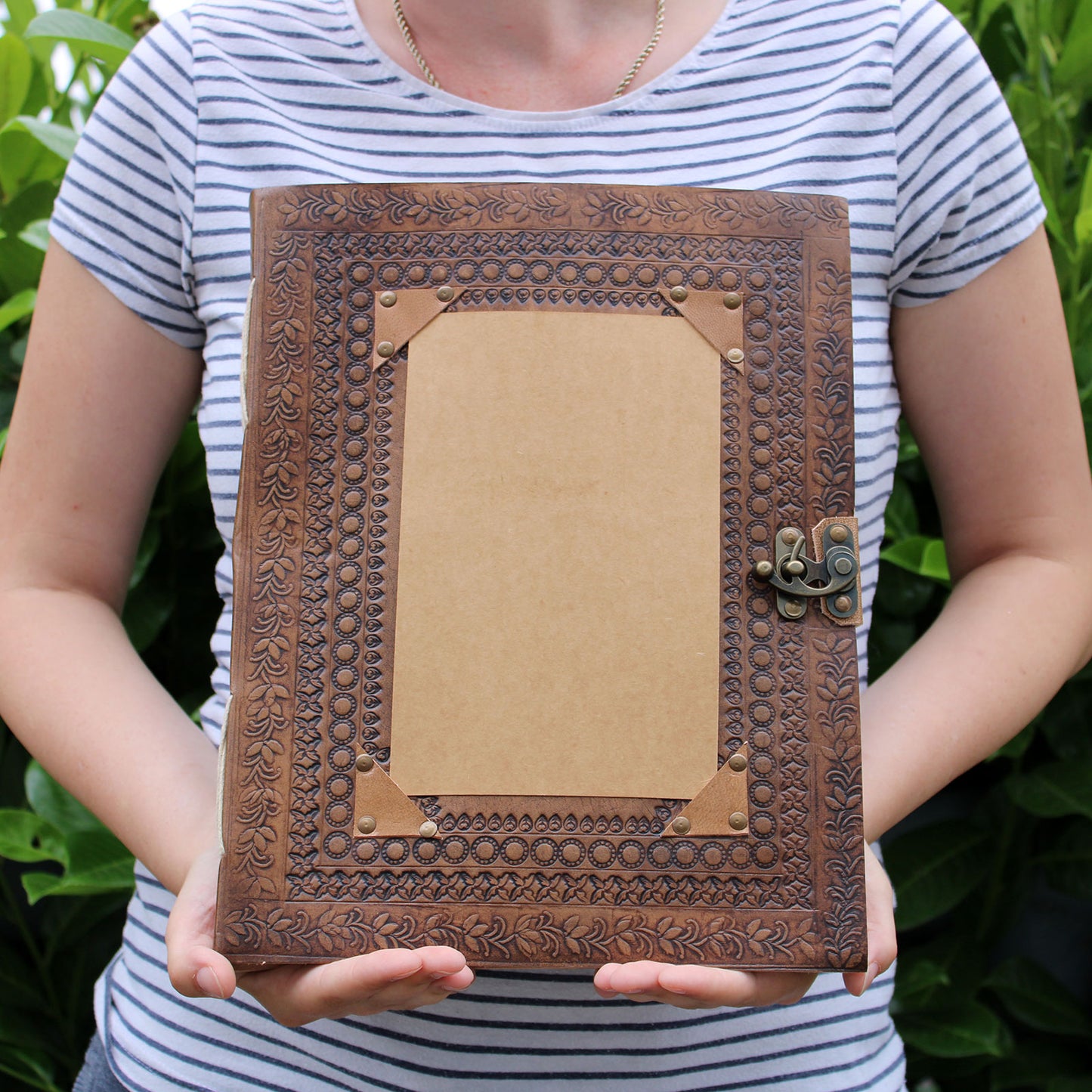 Grand livre d'or personnalisable en cuir