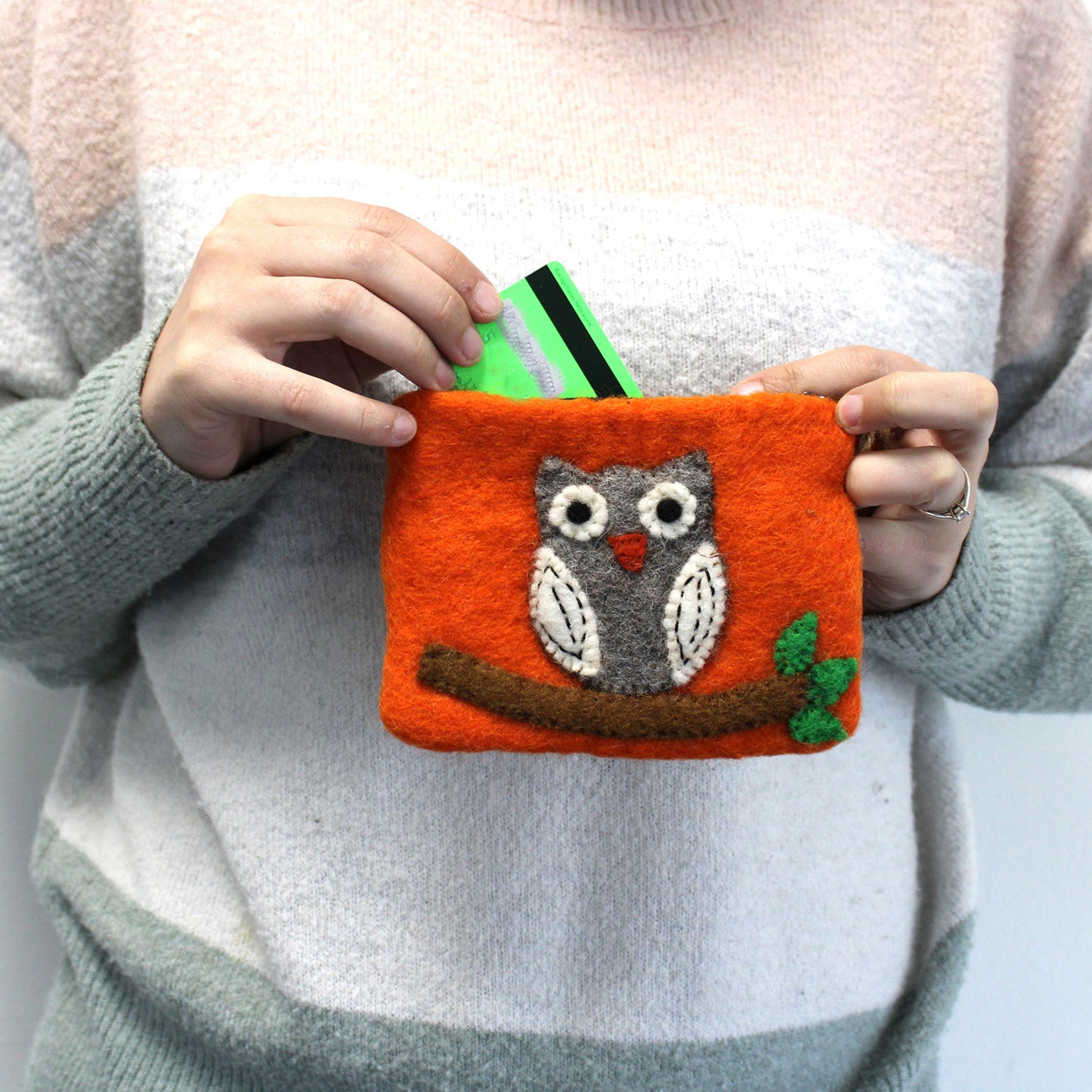 Étui en feutre naturel (assortiment) - Hibou sur branche