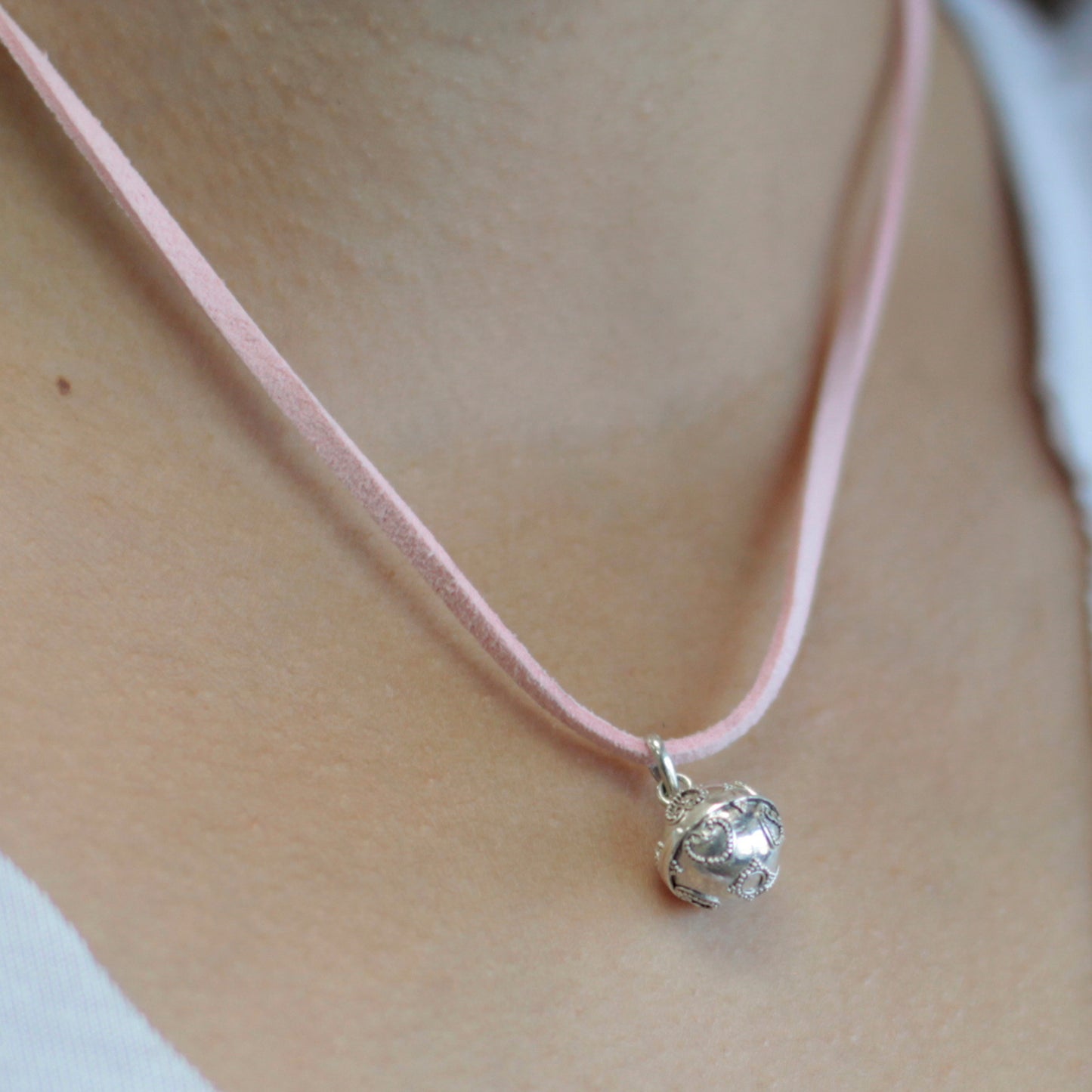 Cloche d'ange en argent - Amour - 12 mm