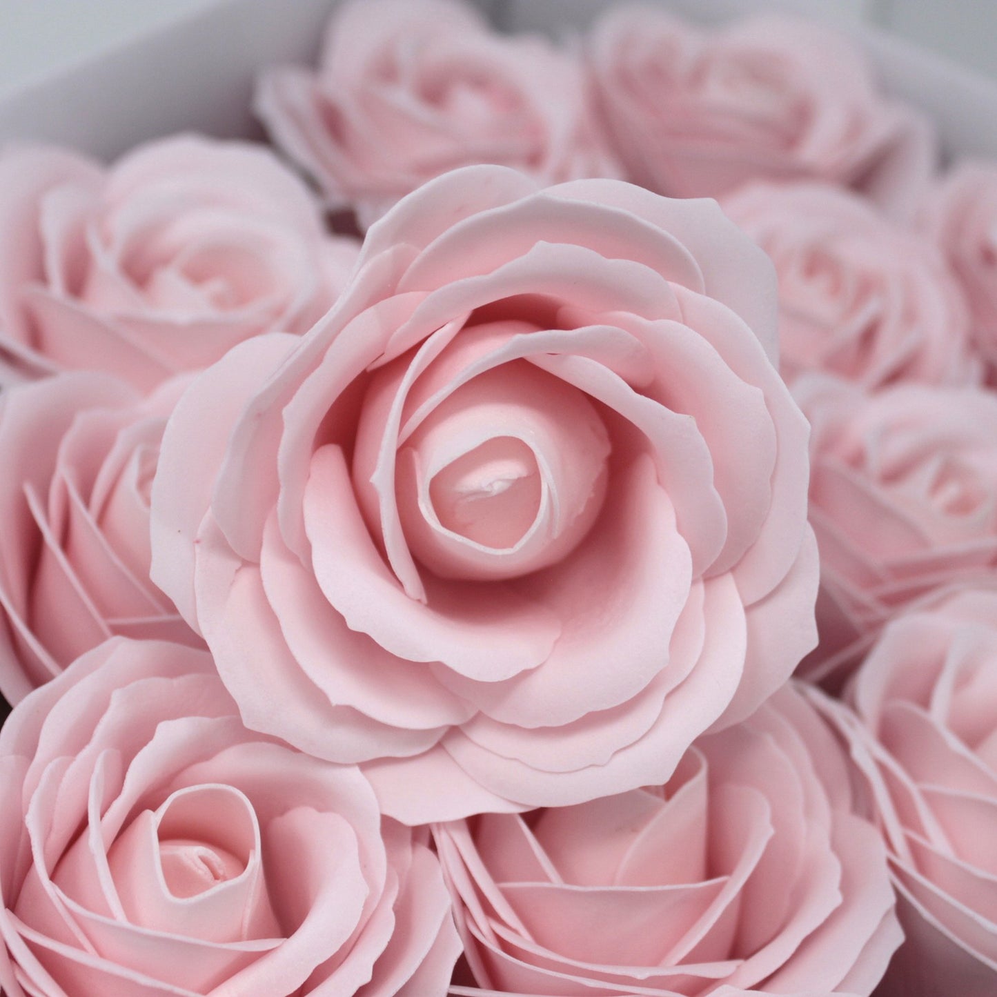 Grande fleur artisanale décorative - rose bébé