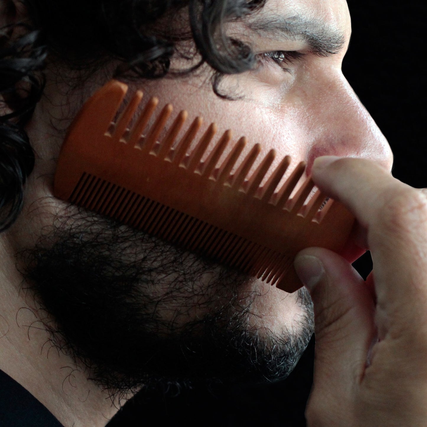 Peigne à barbe double face
