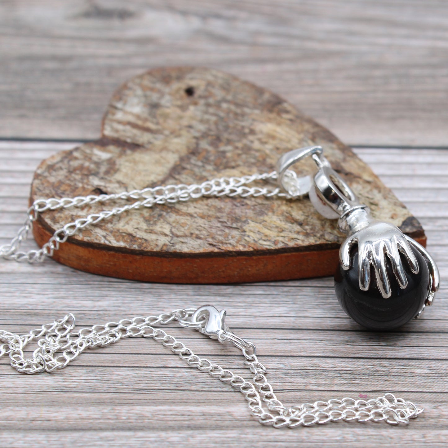 Pendentif mains guérisseuses en pierre précieuse - Agate noire