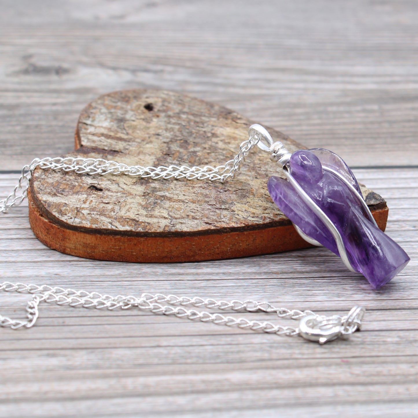 Pendentif ange gardien en pierre précieuse - Améthyste