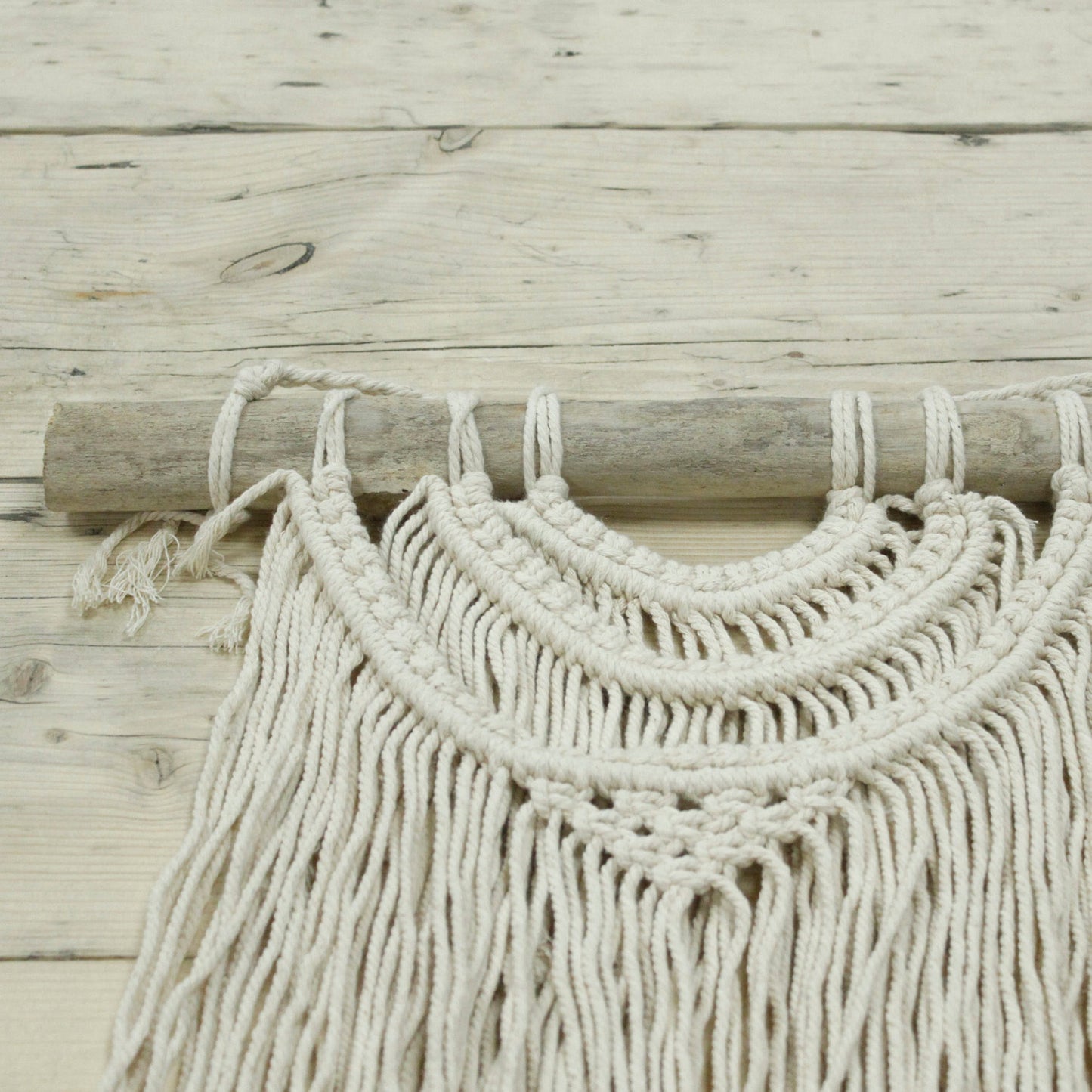 Tapisserie en macramé - Trois vagues