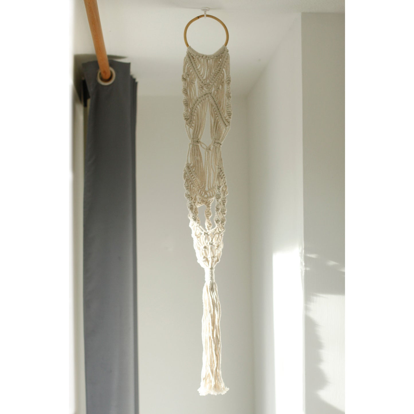 Jardinière en macramé - Longue avec anneau en rotin
