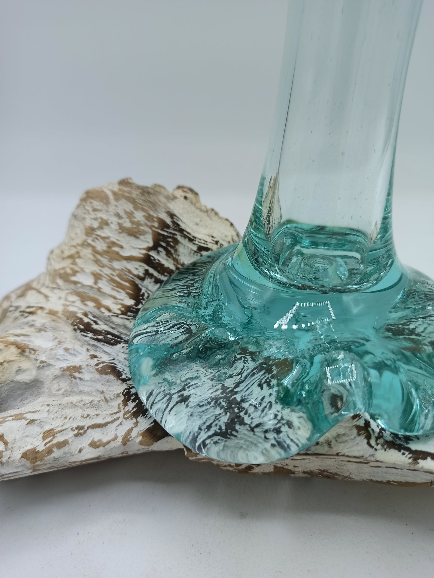 Vase en verre fusionné sur bois blanchi - Petit