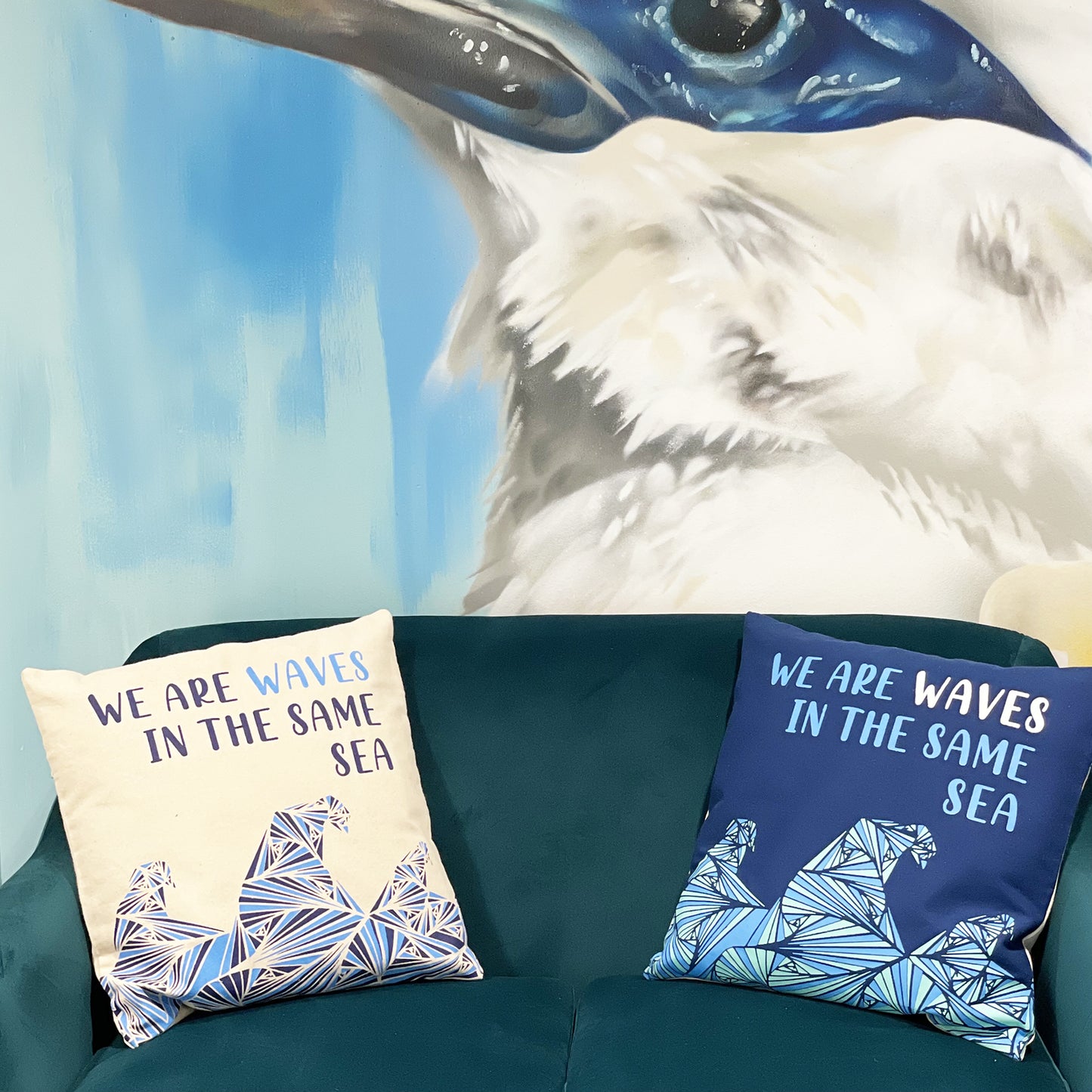 Housse de coussin en coton imprimé - We Are Waves - Gris, bleu et naturel