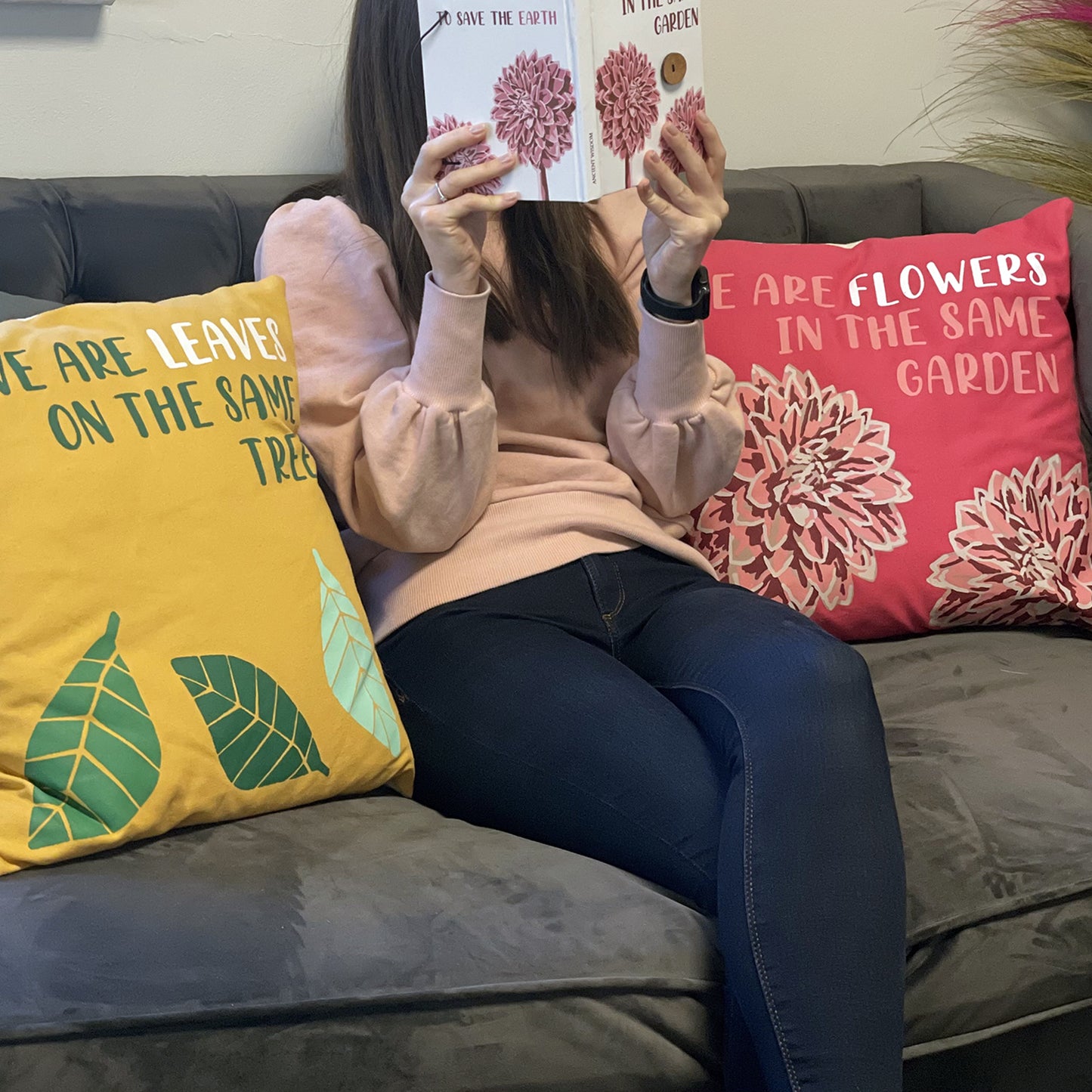 Housse de coussin en coton imprimé - We Are Flowers - Olive, rose et naturel