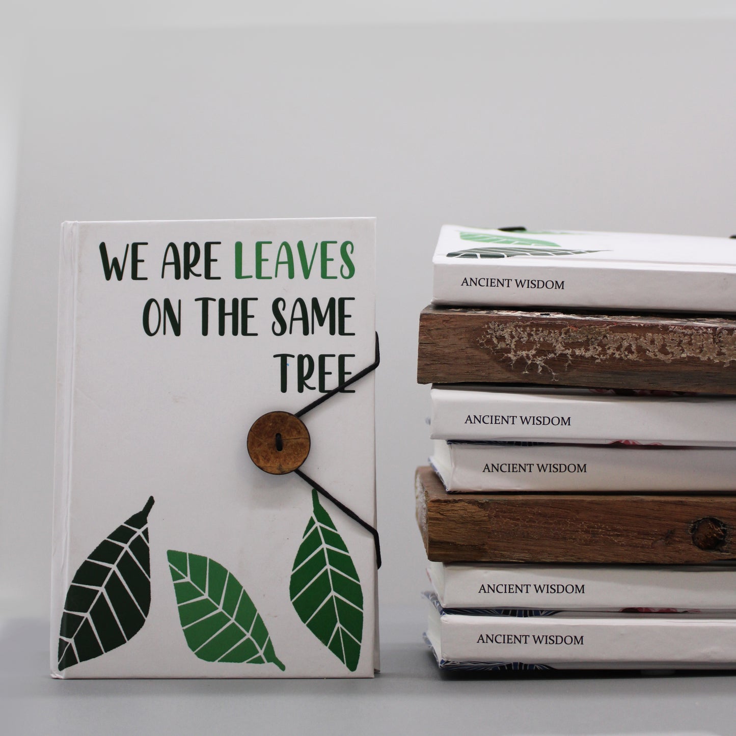 Petit carnet avec sangle - Feuilles sur le même arbre