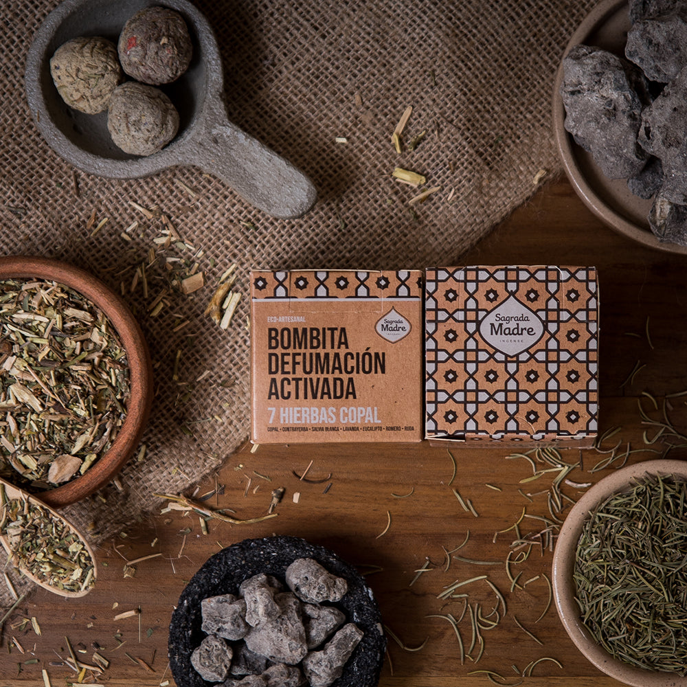 Coffret de 8 bombes d'encens 7 herbes + copal