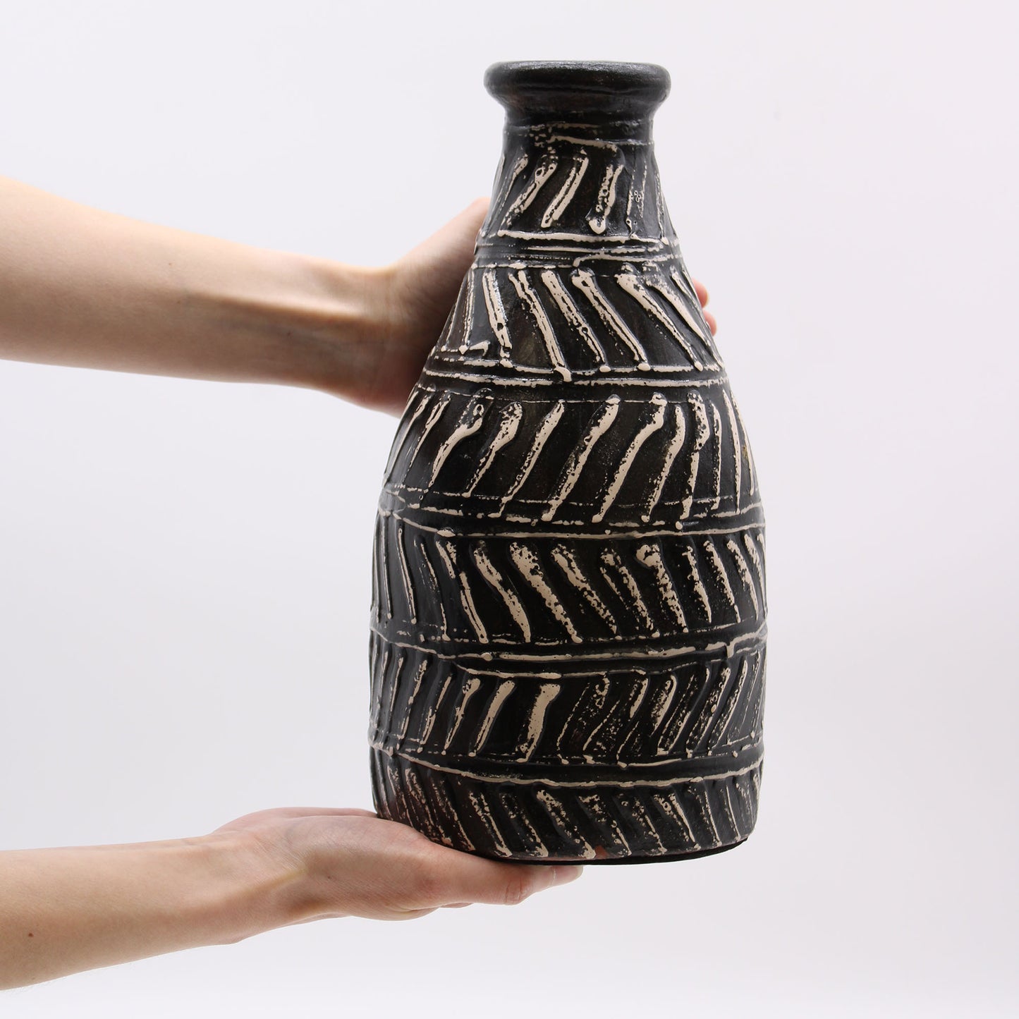 Vase en céramique à motif grec - Chocolat