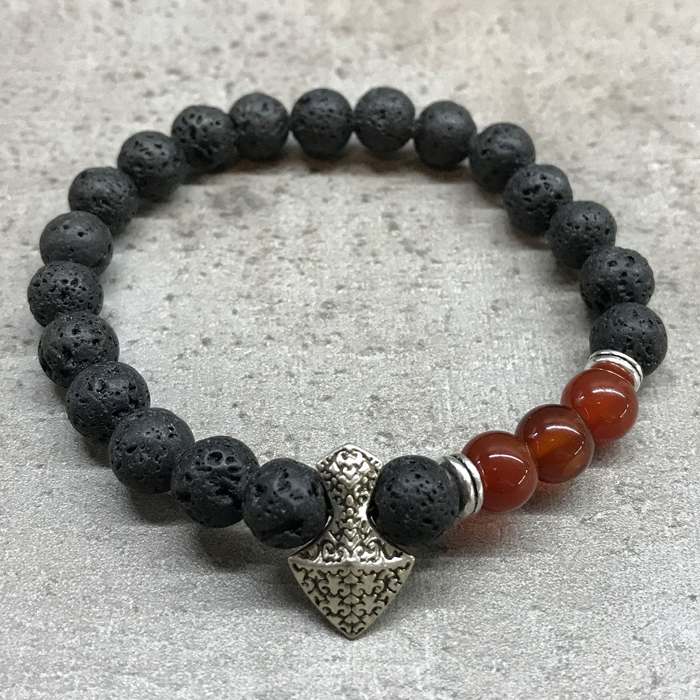 Bracelet en pierre de lave - Hache - Cornaline