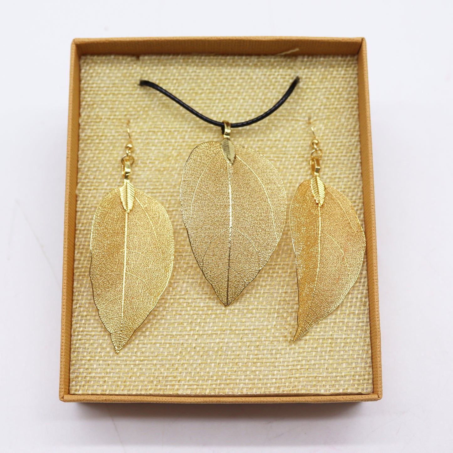 Ensemble collier et boucles d'oreilles - Fiche valeur - Or