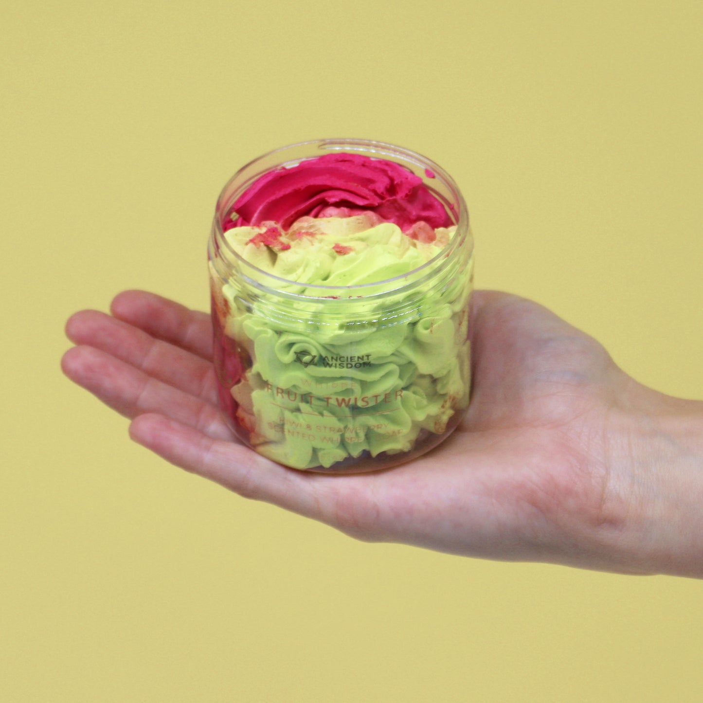 Savon à la crème fouettée fraise et kiwi 120 g
