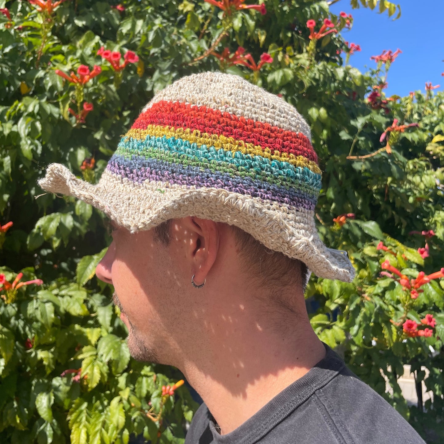 Chapeau de festival bohème en chanvre et coton tissé à la main - Arc-en-ciel