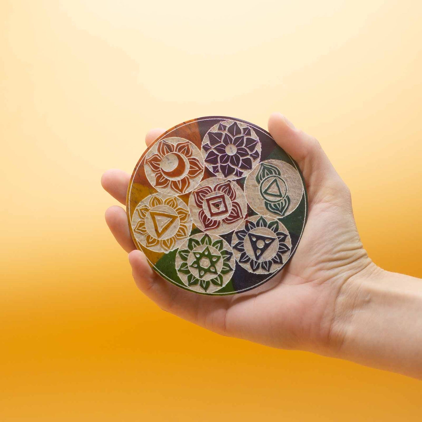 Porte-encens en forme de disque en stéatite 10 cm - Sept chakras
