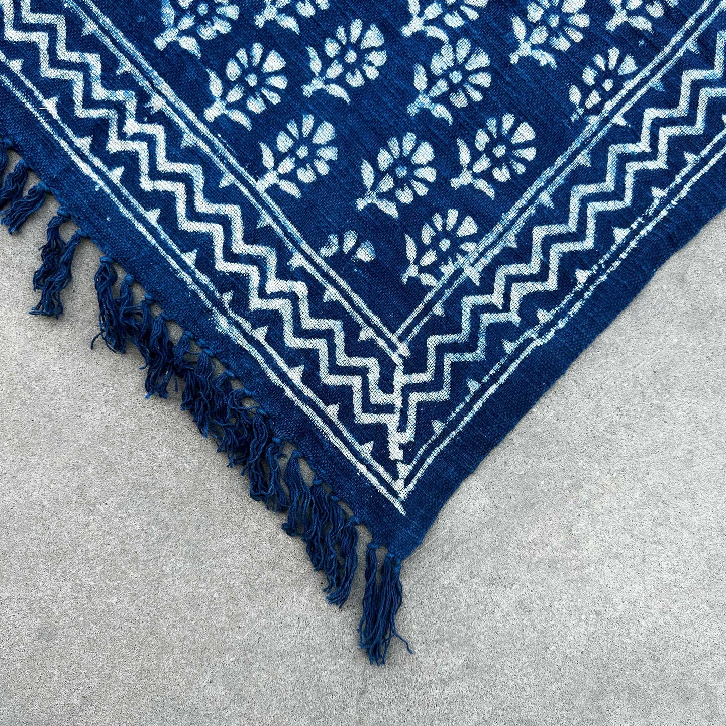 Couverture indigo faite main - 170x120cm - Chhota Flower