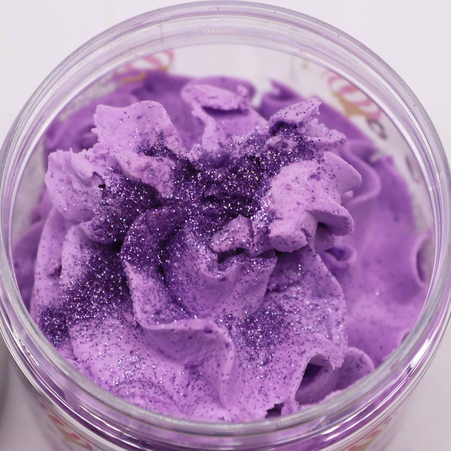 Savon à la crème fouettée aux prunes et au sucre glace 120 g