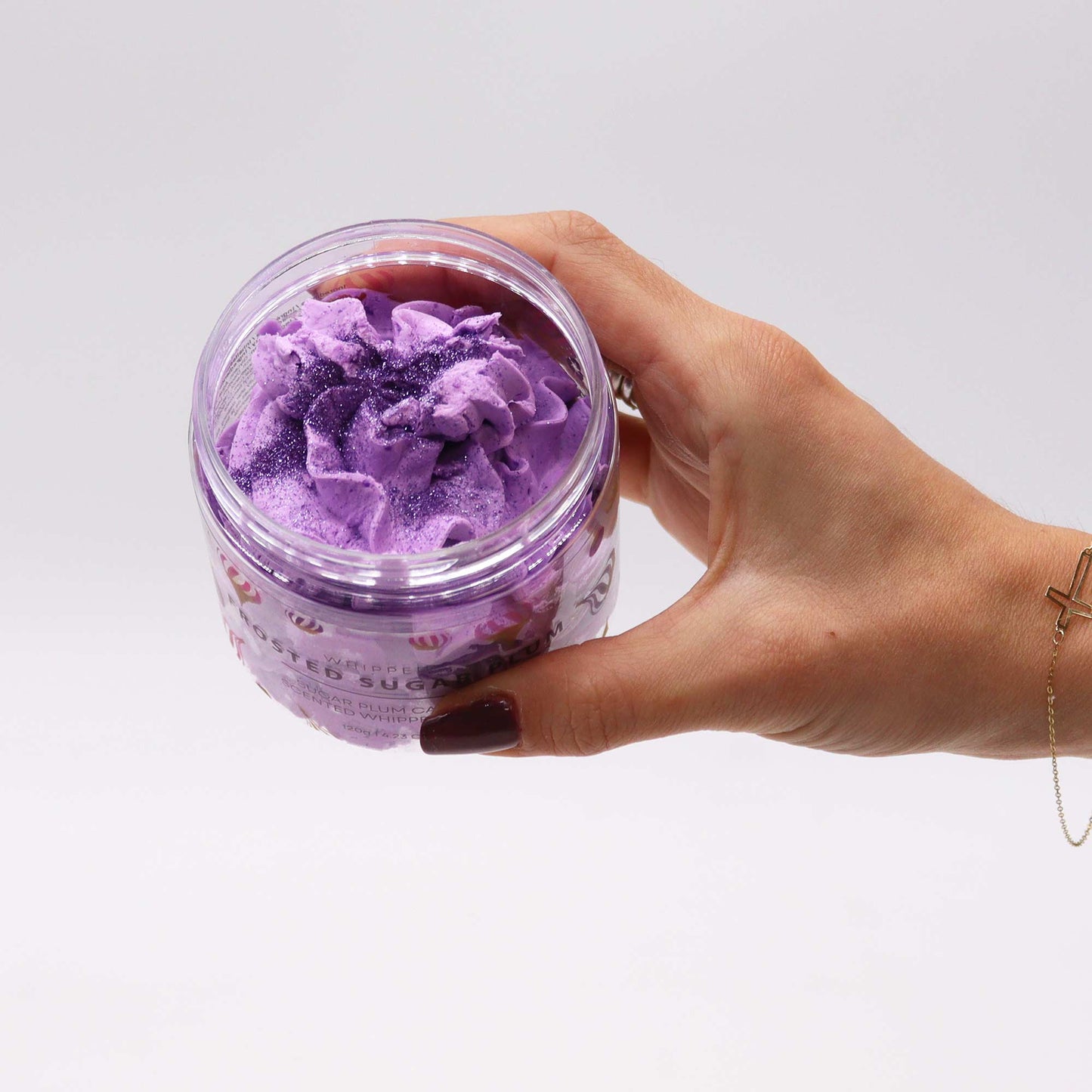 Savon à la crème fouettée aux prunes et au sucre glace 120 g