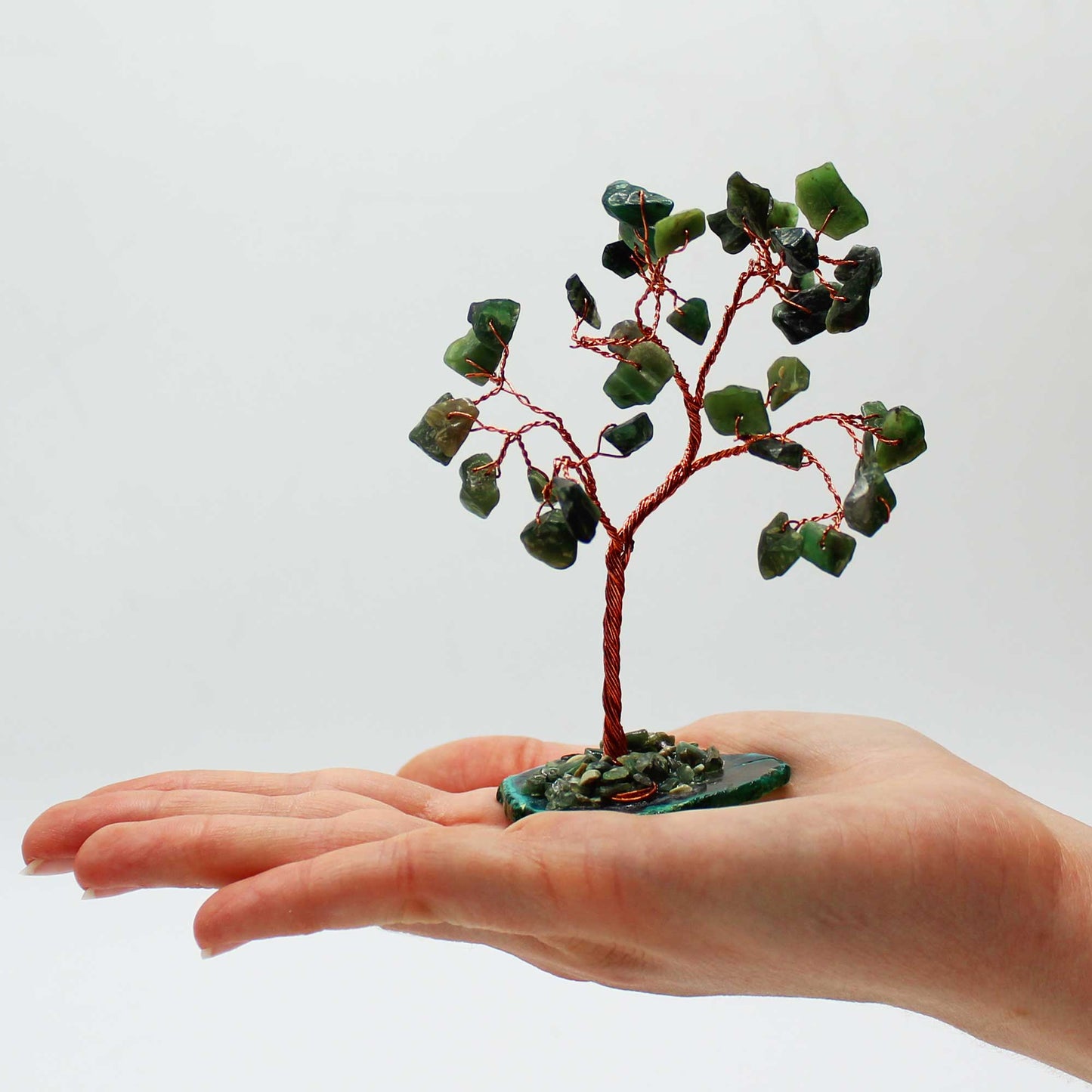 Arbre à pierres précieuses : Aventurine verte sur base d'agate verte (35 pierres)