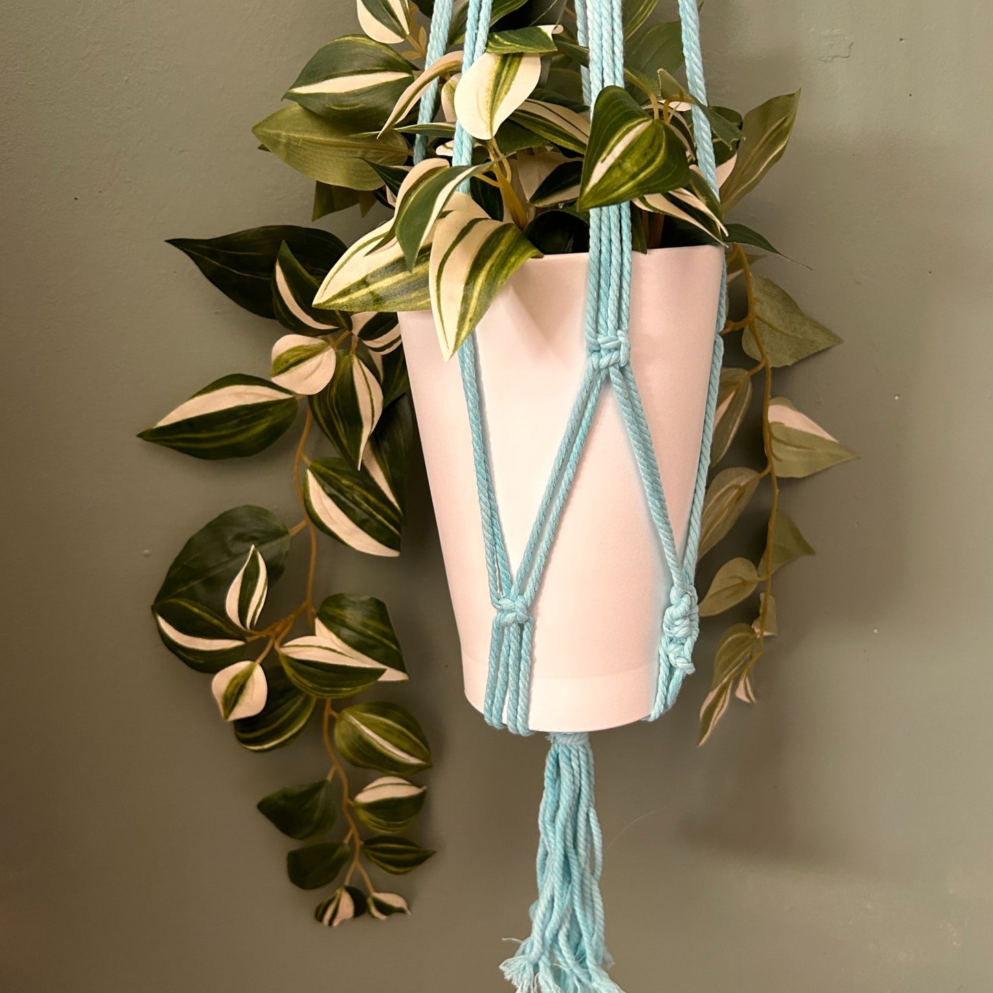 Cache-pot classique en macramé - Jardinière bleu poudre de taille moyenne