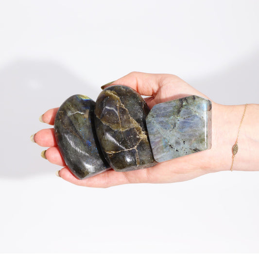 Pierres de labradorite de Madagascar - Tombe (environ 80-168 g 40-60 mm)