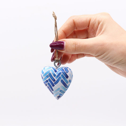 Petit cœur décoratif en bois - Mosaïque bleue