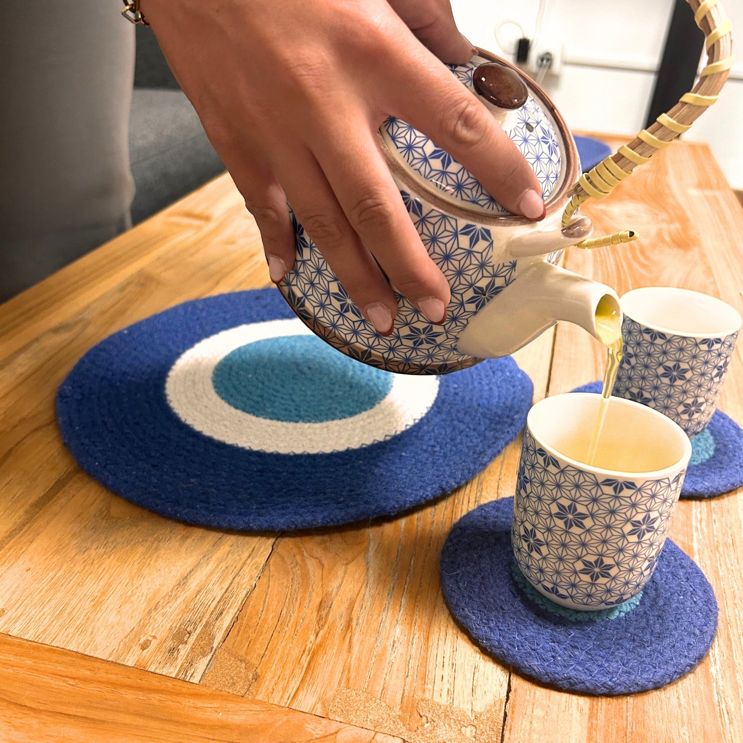 Ensemble de dessous de verre et de sets de table en corde de jute Evil Eye (4 de chaque)