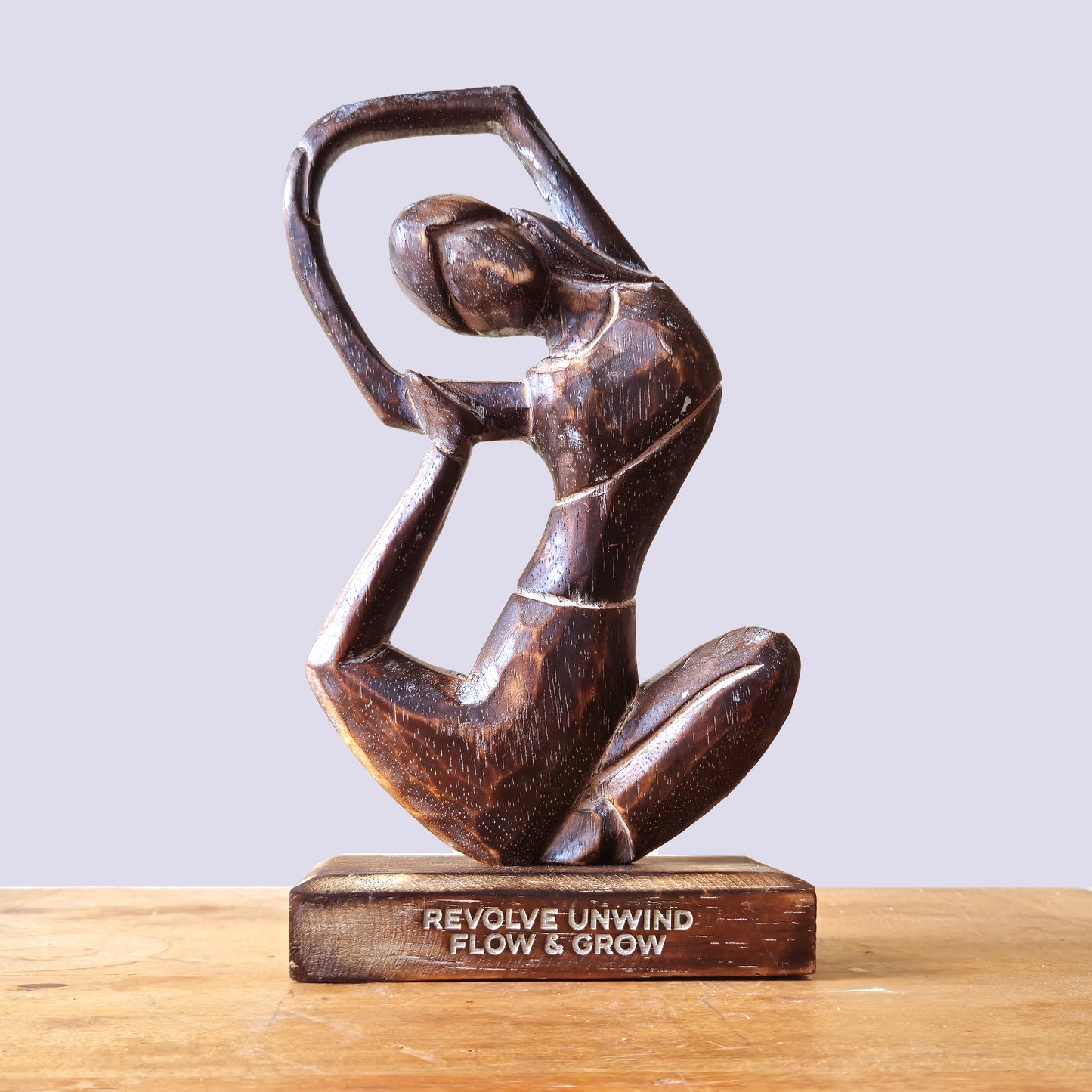 Yoga de la Femme en Bois - Ancien - Torsion, Détente, Flux et Croissance