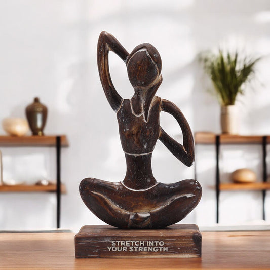 Yoga de la femme en bois - Ancien - Développez votre force