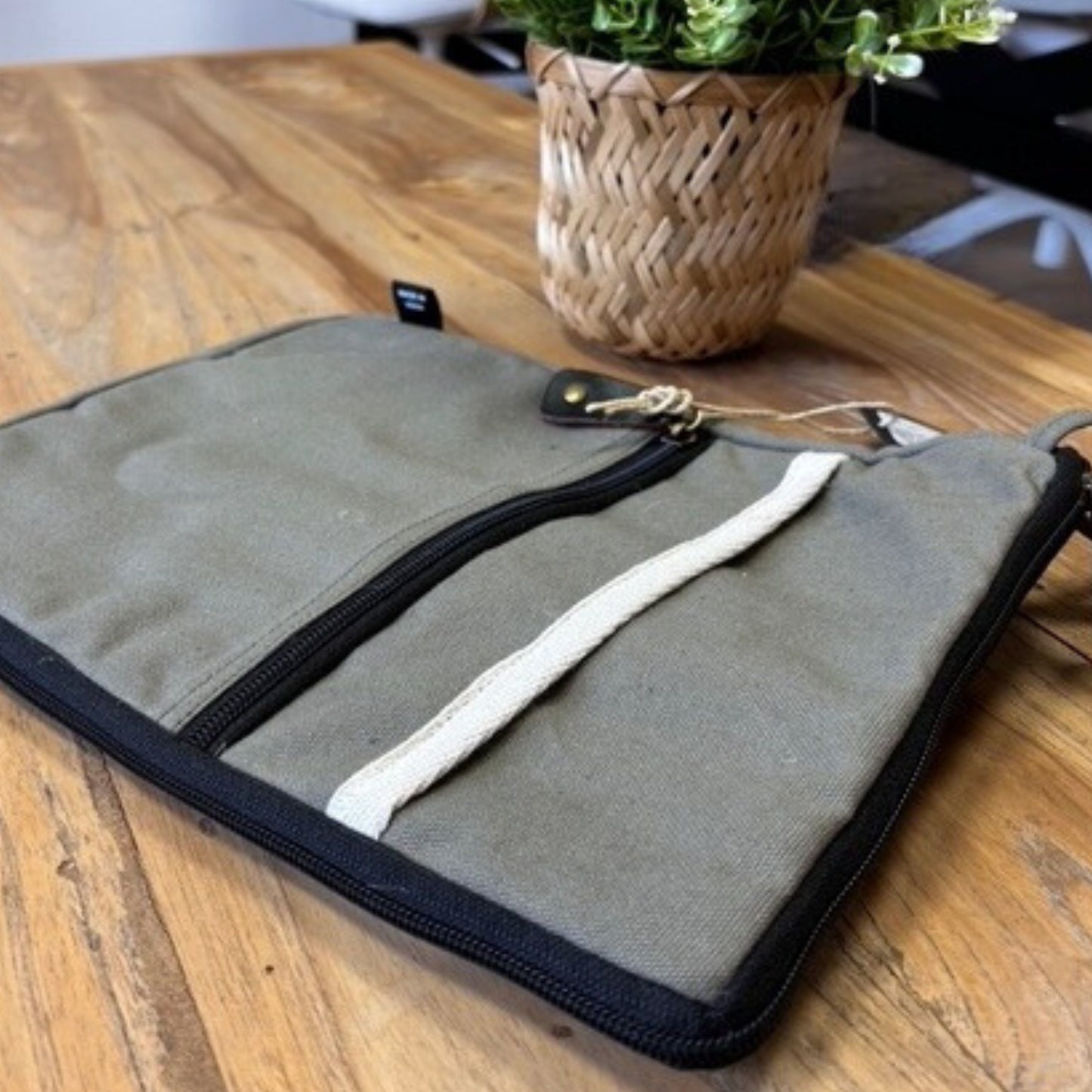 Étui en toile pour tablette Hop Hare - Olive