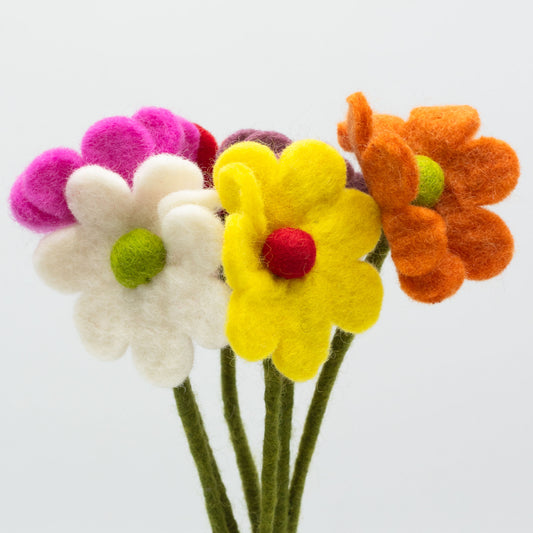 6 x Fleurs en feutre - Marguerite (couleurs assorties)