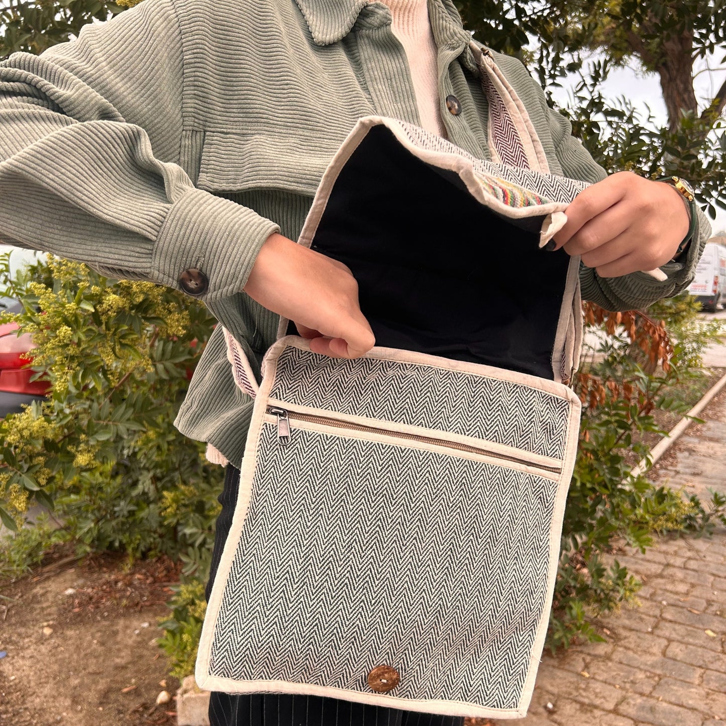 Sac messager pour ordinateur portable en chanvre - Curves