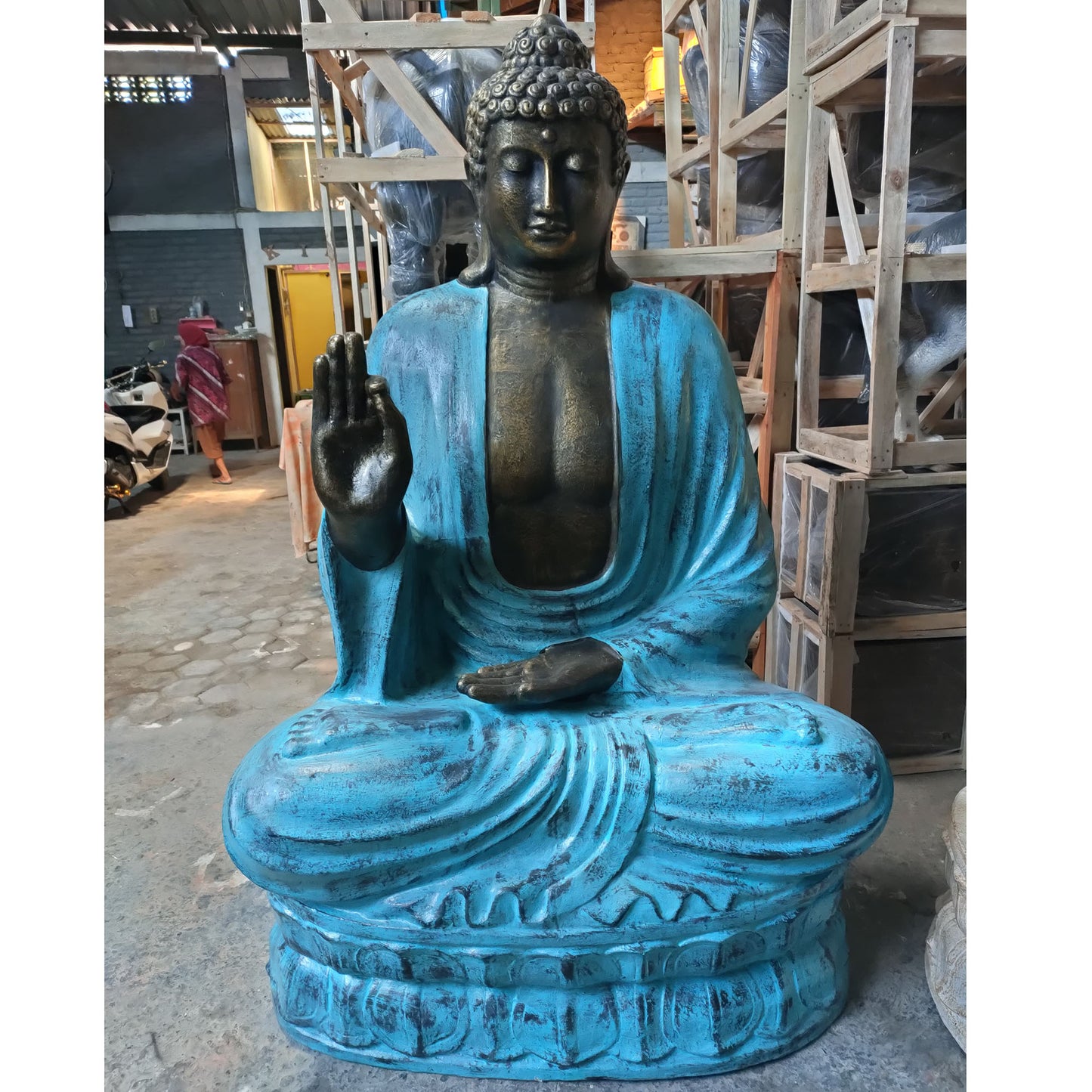 Grand Bouddha turquoise et pierre enseignant sur lotus - 2m
