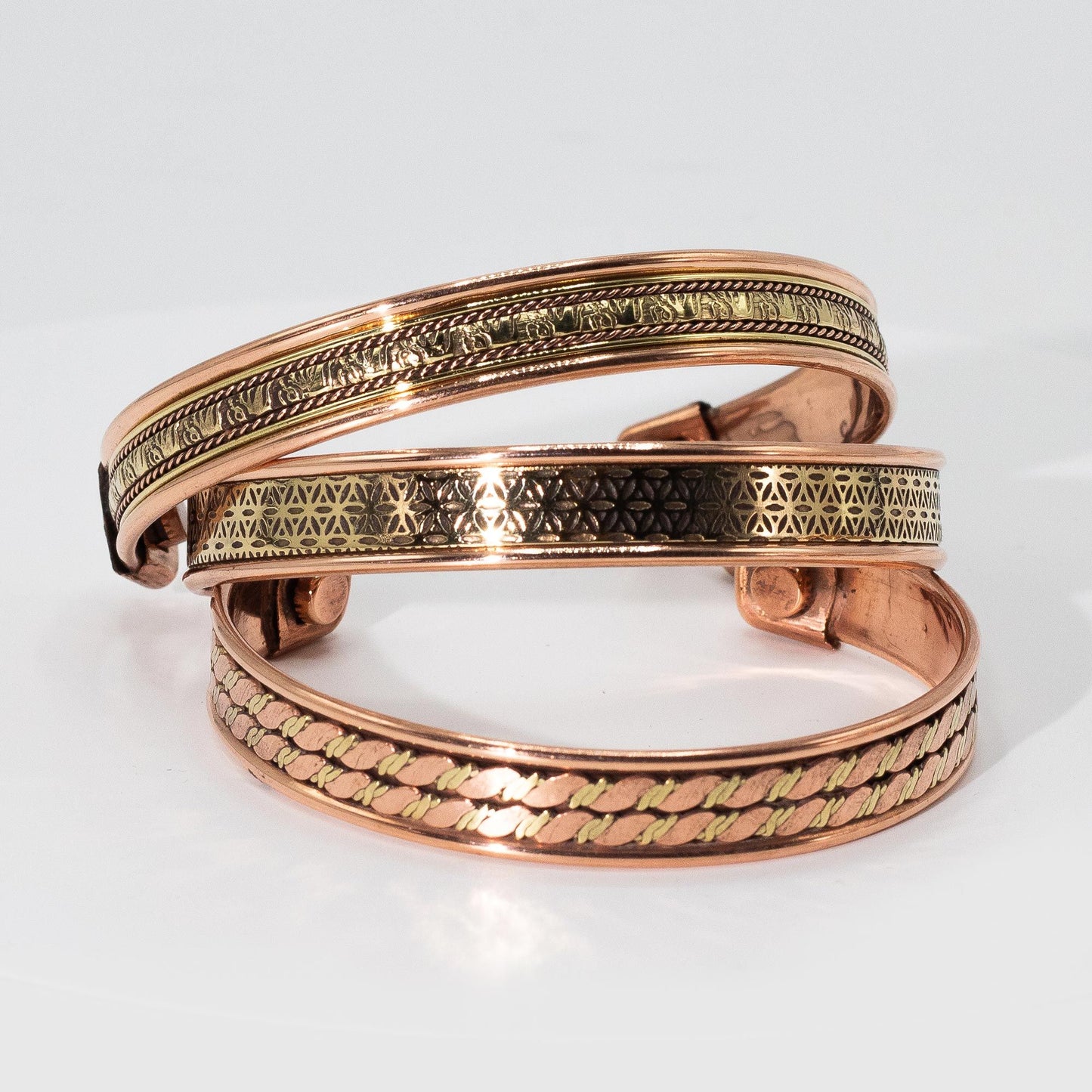 Bracelets à bande de cuivre et à motif magnétique (assortis)