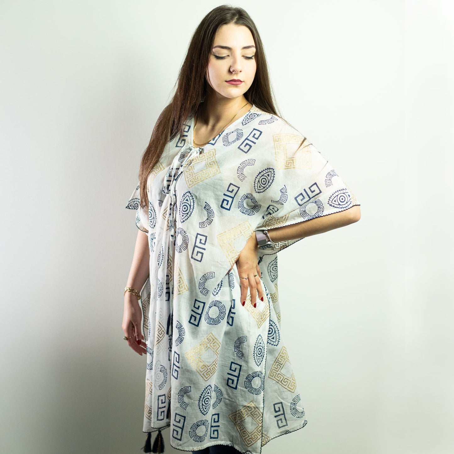 Collection Nomad Sari méditerranéen - Caftan - Motif grec doré et bleu - Peint à la main