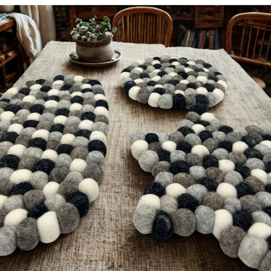 Tapis de table ovale en feutre - 38 x 18 cm, gris multicolore