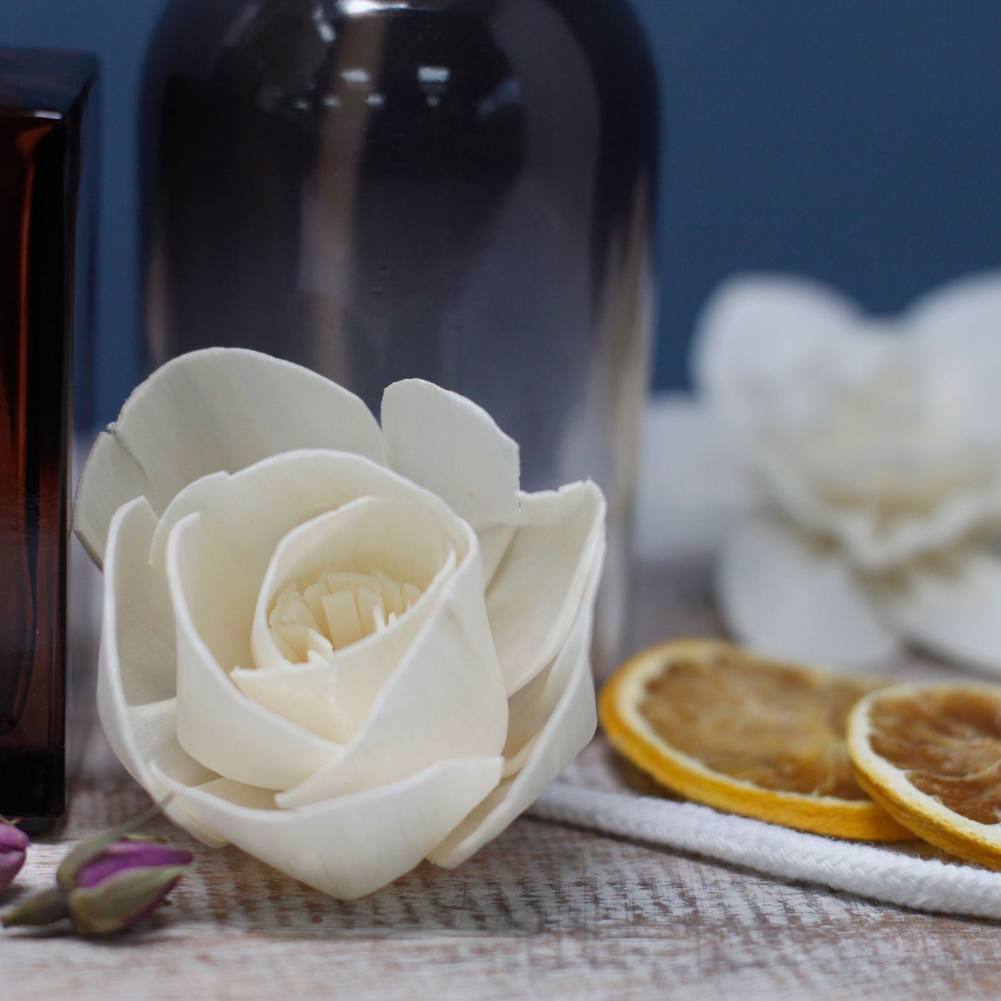 Diffuseur de fleurs naturelles - Lys en roseau