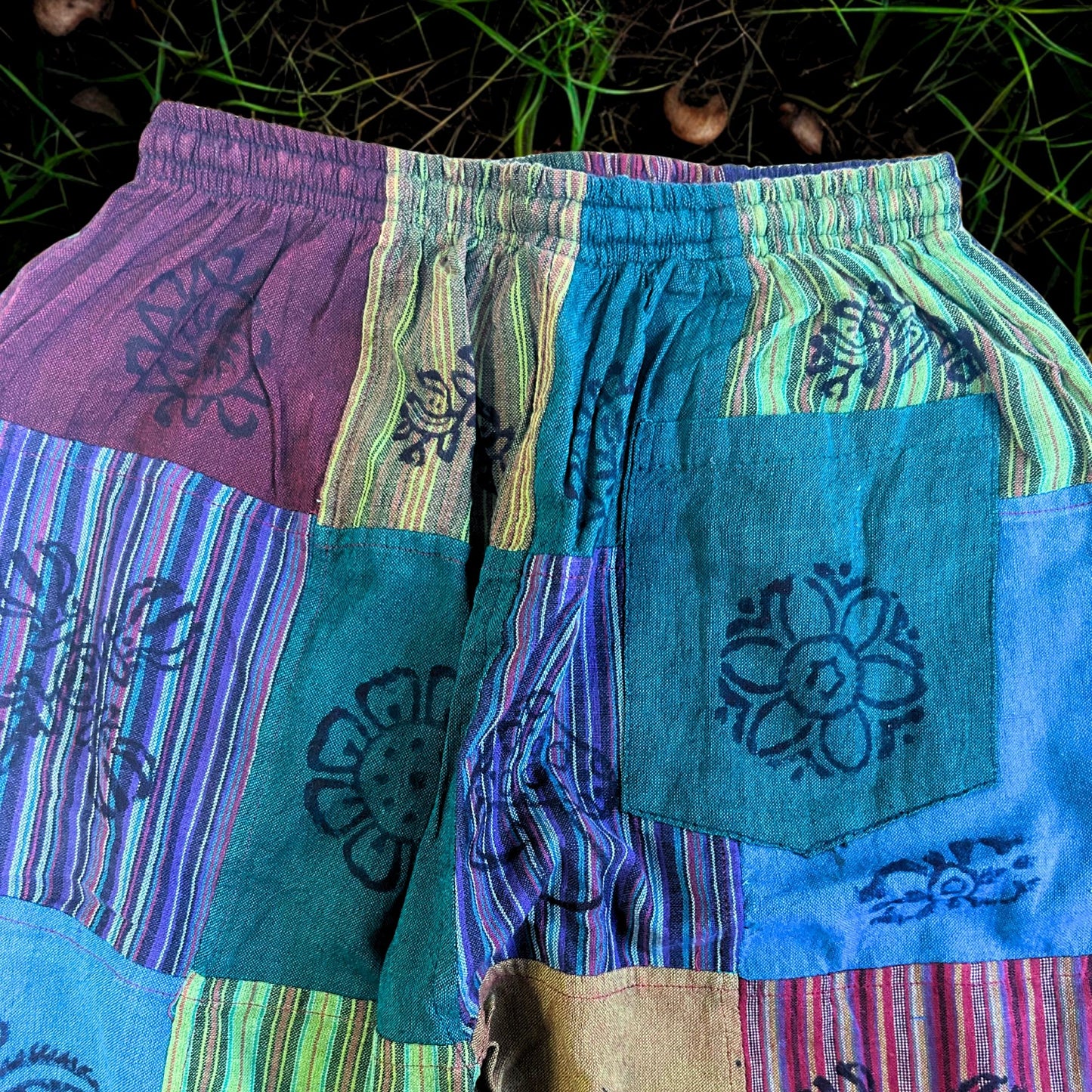 Sari nomade - Pantalon champignon - Motifs imprimés en bloc - Tons verts (110 x 120 cm) L/XL