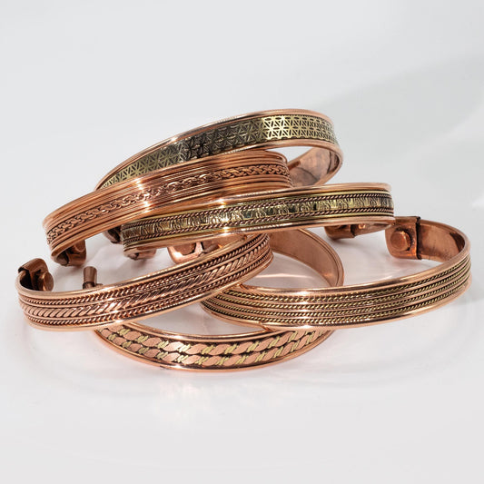 Bracelets à bande de cuivre et à motif magnétique (assortis)