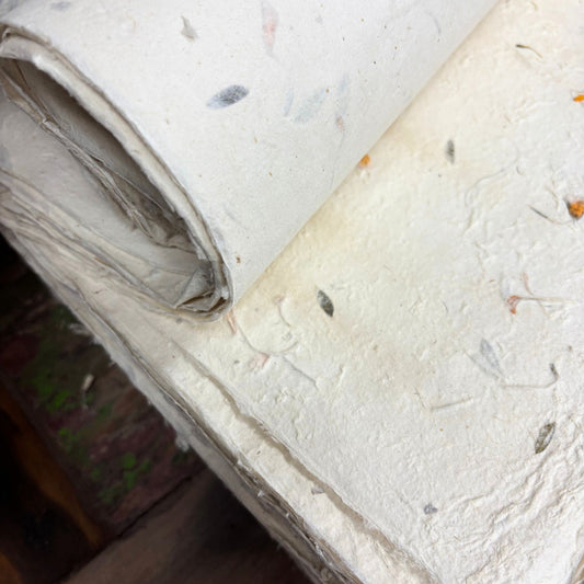 Papier cadeau fait main Lokta - Mélange floral