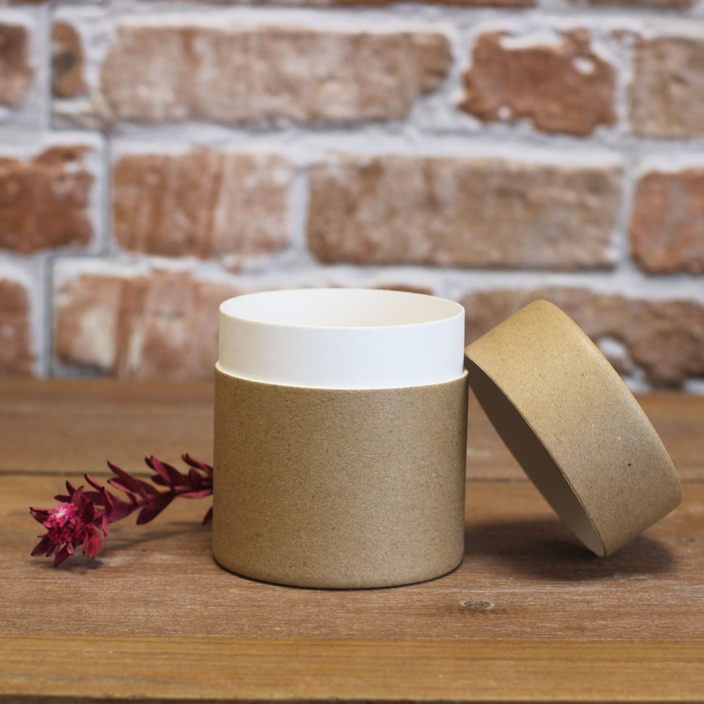 Tube en carton kraft brun Hauteur : 8,5 cm x Profondeur : 7,5 cm